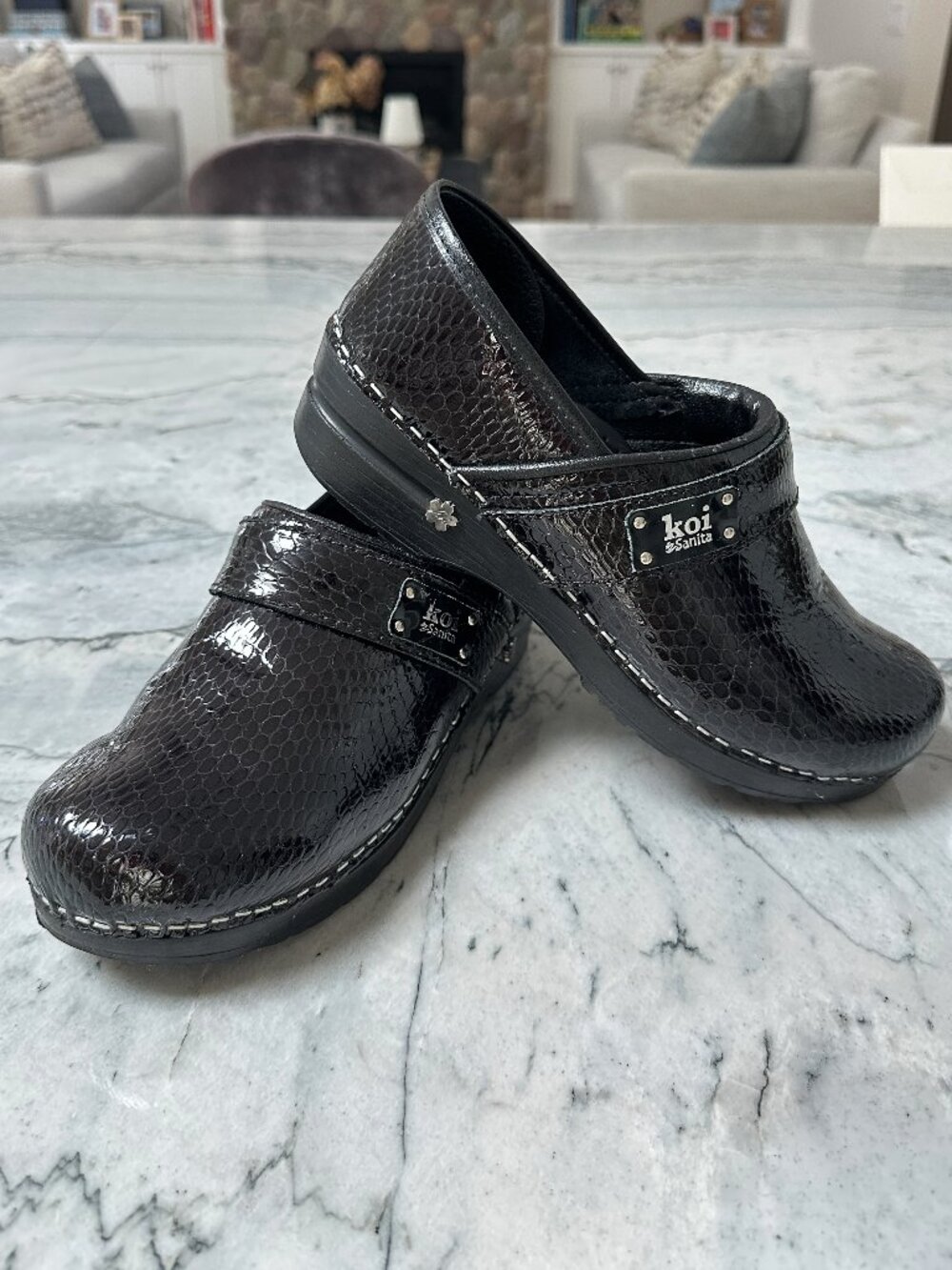 Koi by Sanita Black Patent Leather Snake Emboss Pro Clogs /Size 39-US 8.5/V Good